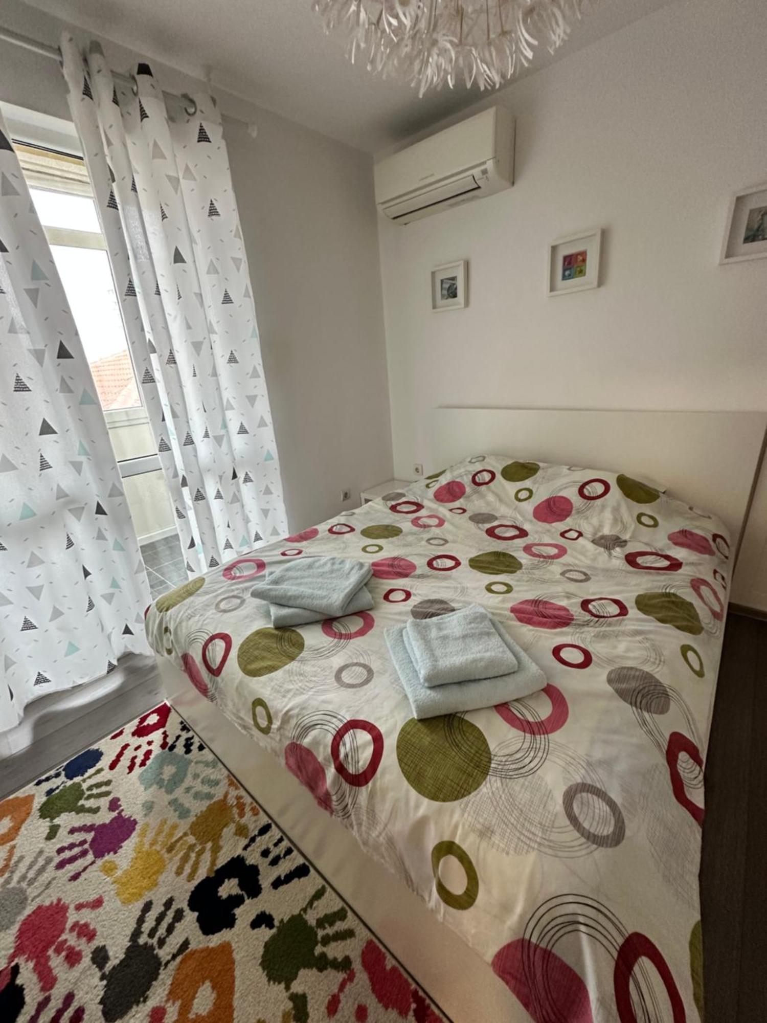 Briz Apartment; 2 Bdr; 6 Guests; Private Parking Varna Exterior foto